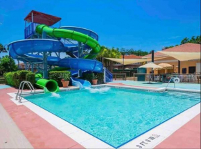 Comfortable 3BdrmsPrivate Hot TubClose to Disney